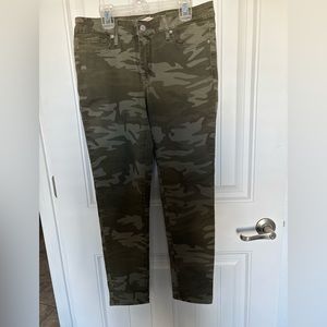 Levi’s 711 camo skinny jeans